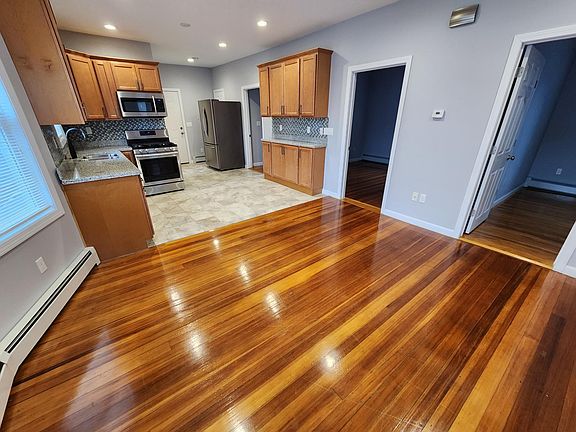 2nd image of 39 Pierce St #1