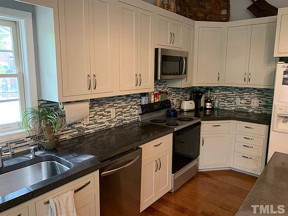 4th image of 109 Harbour Town Ct