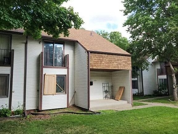 3rd image of 900 Logan Ave N