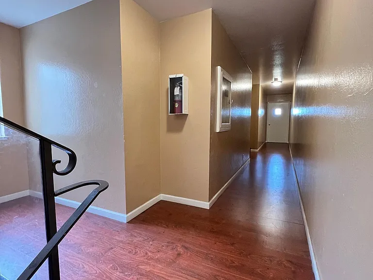 607 Sylvan St #4 — Photo 5