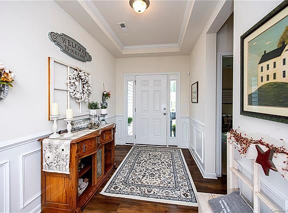 5th image of 212 Tasman Dr