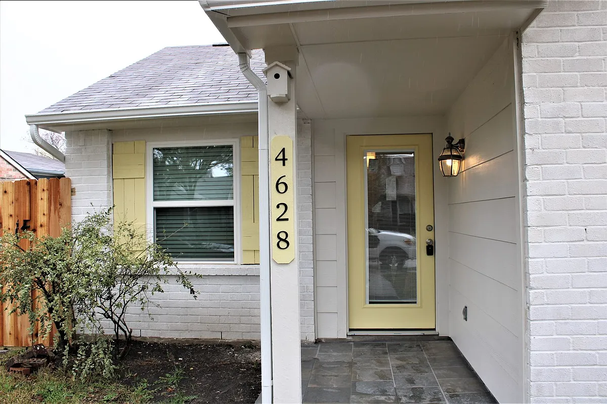 Building Photo - 4628 Nervin St