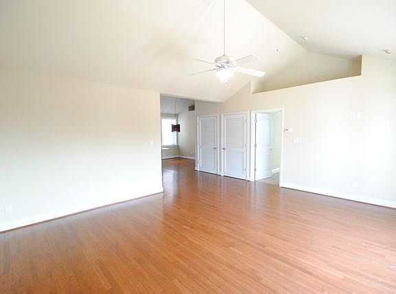 5th image of 7517 Oxford Dr APT 3C