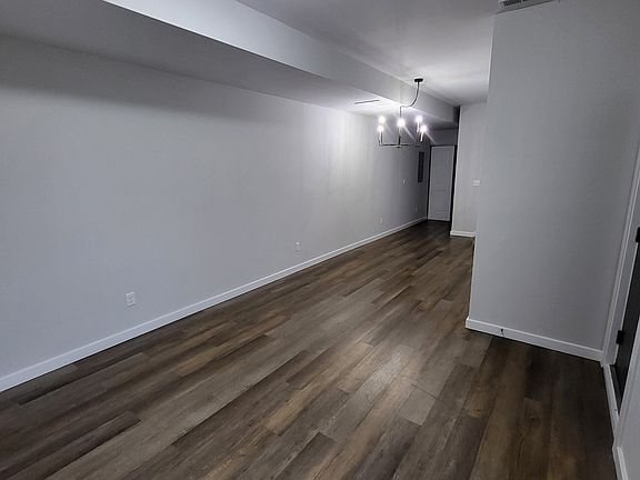 3rd image of 515 N Oxford St #B