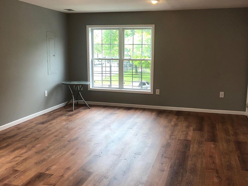2nd image of 2010 Randall Ave Floor 1