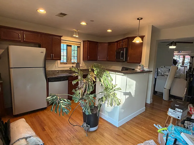 2779 Washington St #7 — Photo 4