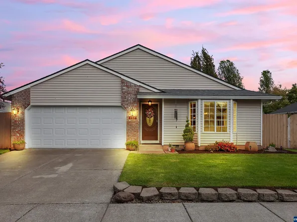4456 Morfitt St, Hubbard, OR 97032