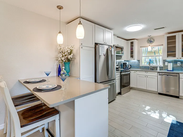 1203 Bay Palm Blvd — Photo 5