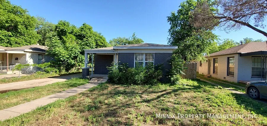 2118 22nd St. — Photo 2