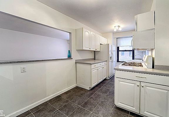 3rd image of 210 E Broadway APT H605
