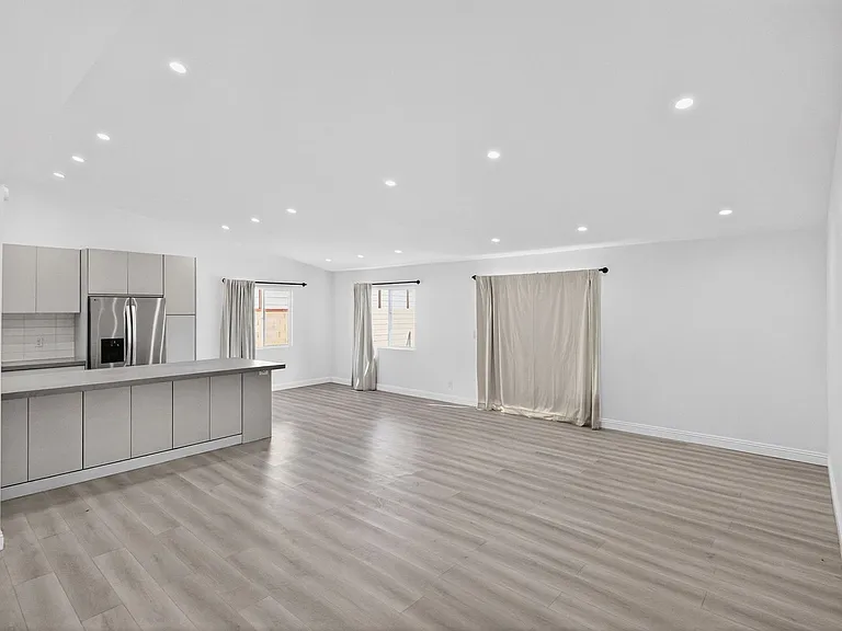 5270 Sepulveda Blvd — Photo 4