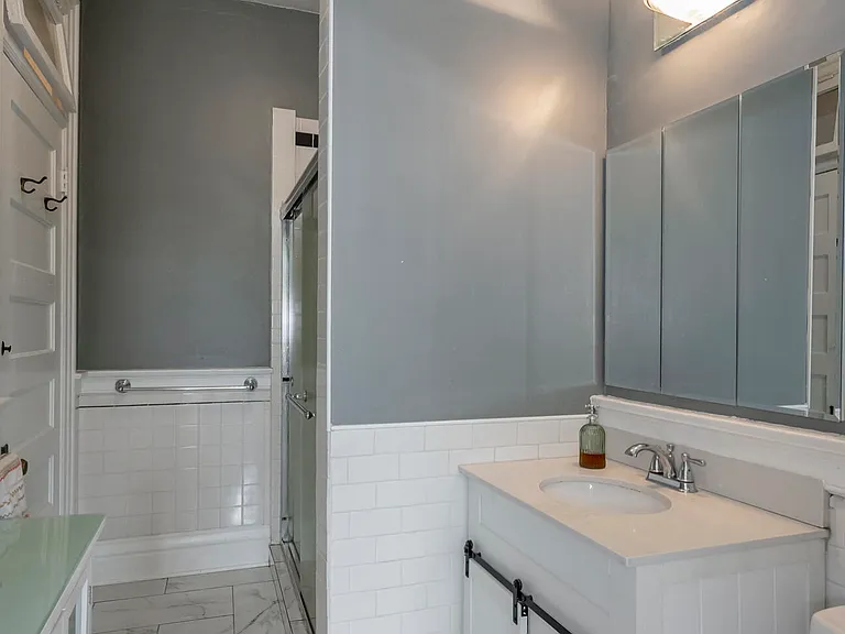 25 Hampton Ct #7 — Photo 42
