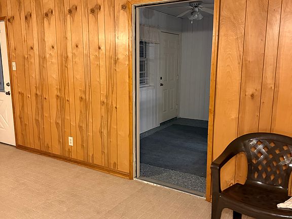 4th image of 1422 Grace Ave