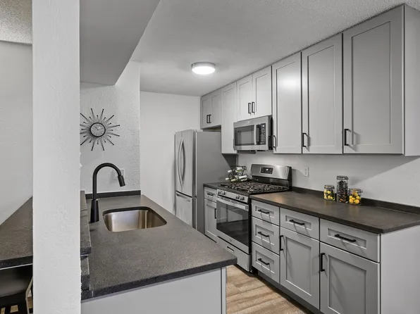 6402 84th Ct N #11B, Minneapolis, MN 55445