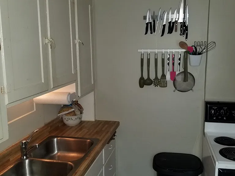 561 Franklin St #2 — Photo 7