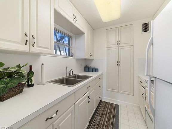 3rd image of 1500 Gulf Shore Blvd N Nw #1