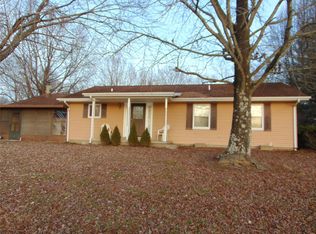 7903 Grammer Hill Rd, Benton, IL 62812