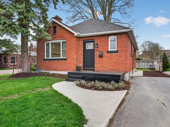 229 Park St, Kingston, ON K7L 1K4