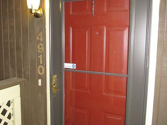 2nd image of 4910 Seven Pine Cir