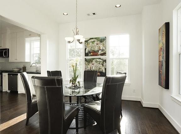 5th image of 2631 Ashland St