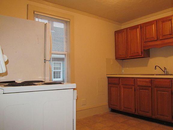 5th image of 13 Chilton St APT 2F