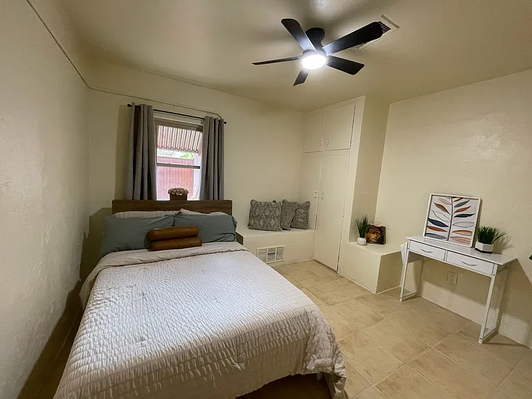 1426 W Delaware St #1 — Photo 9