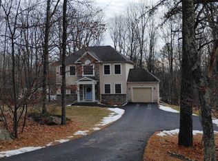 295 Watercrest Ave, Effort, PA 18330