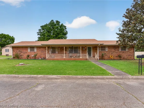 104 Wedgewood Dr, Poteau, OK 74953