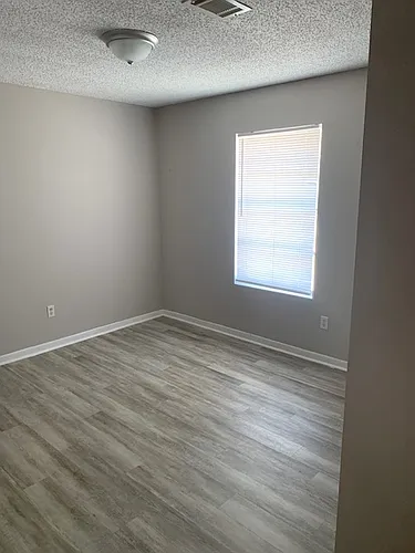 190 Bland Dr #6 Photo 1