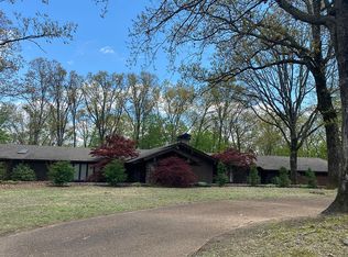 6 Edgehill Rd, Searcy, AR 72143