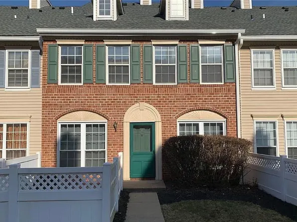 203 Darwin Ln, North Brunswick, NJ 08902