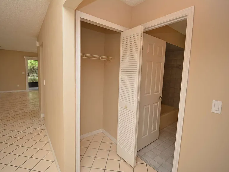 30 Farmsworth Dr #B — Photo 6