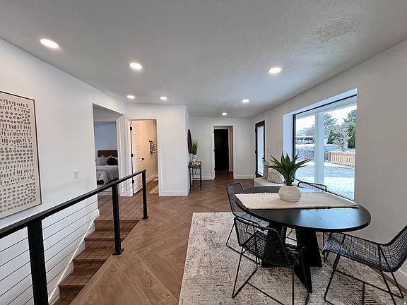 5th image of 4555 S Nob Hill St