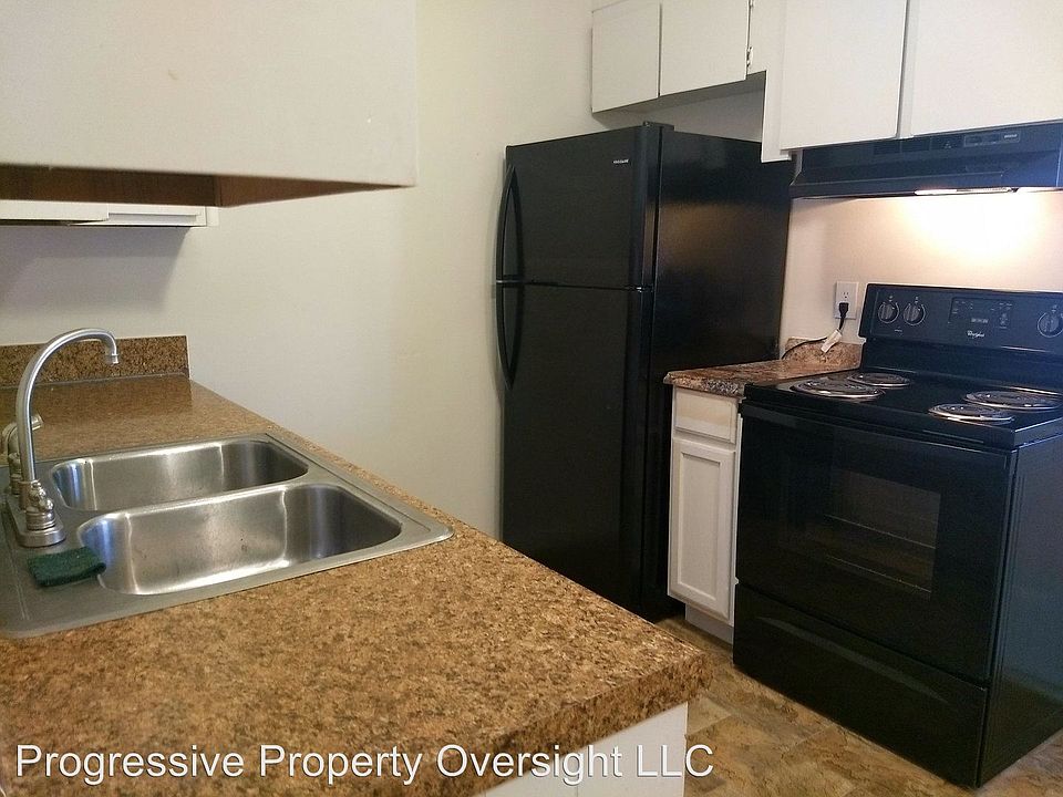 1st image of 406 Russell Pkwy APT 6