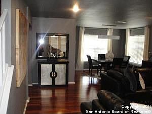 5th image of 2403 Cedar Trce