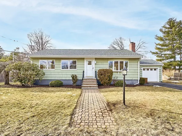 4 Parkman Rd, Reading, MA 01867