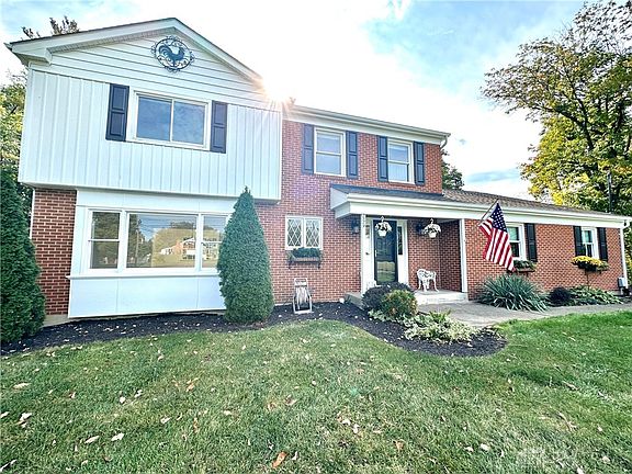 3rd image of 7579 Terraqua Dr