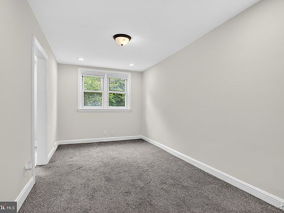 5th image of 125 W 21st St