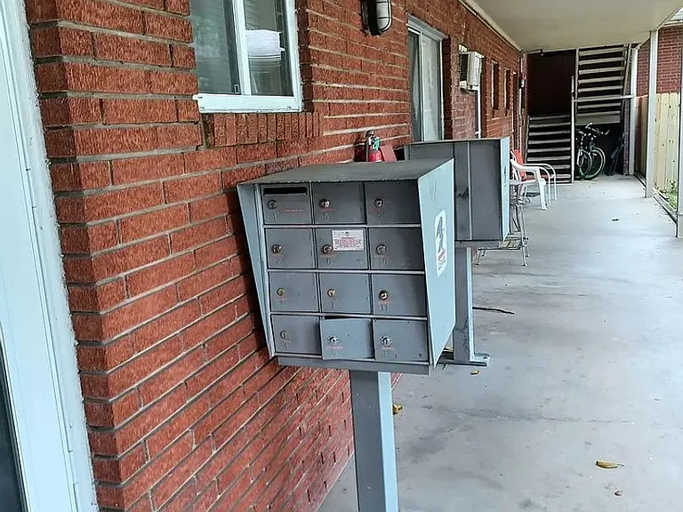 Holston Apartments — Photo 23