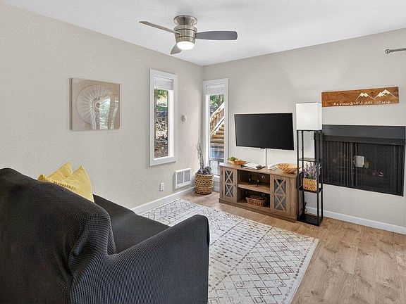 4th image of 1300 Regency Way #28