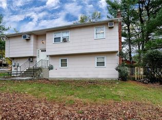 6 Cape Ct, Monsey, NY 10952