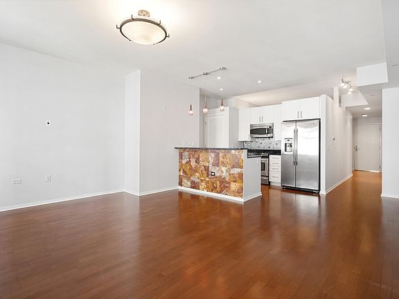 4th image of 310 S Michigan Ave Unit 1212