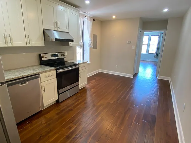 1639 S Broad St — Photo 11