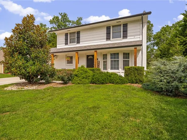 2416 W Post Oak Rd, Olathe, KS 66061