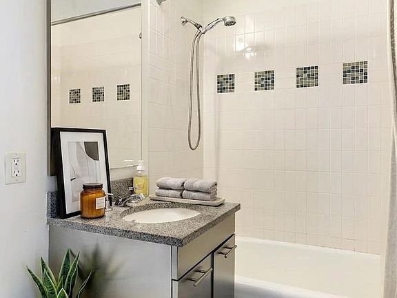 5th image of 230 Ashland Pl APT 28A
