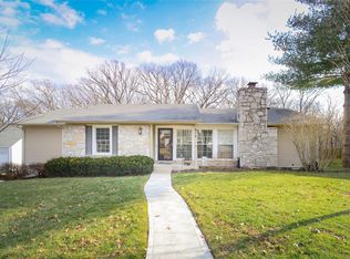 912 La Bonne Pkwy, Ballwin, MO