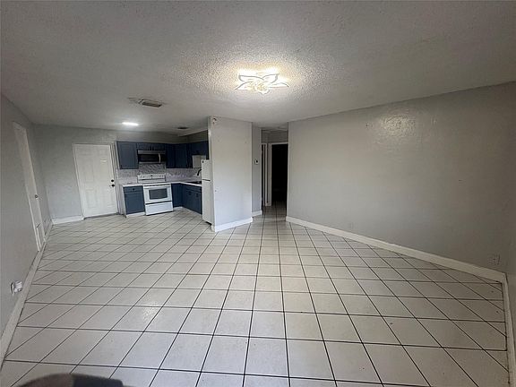 5th image of 3137 SW 13th Court