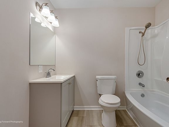 5th image of 4331 Mann St