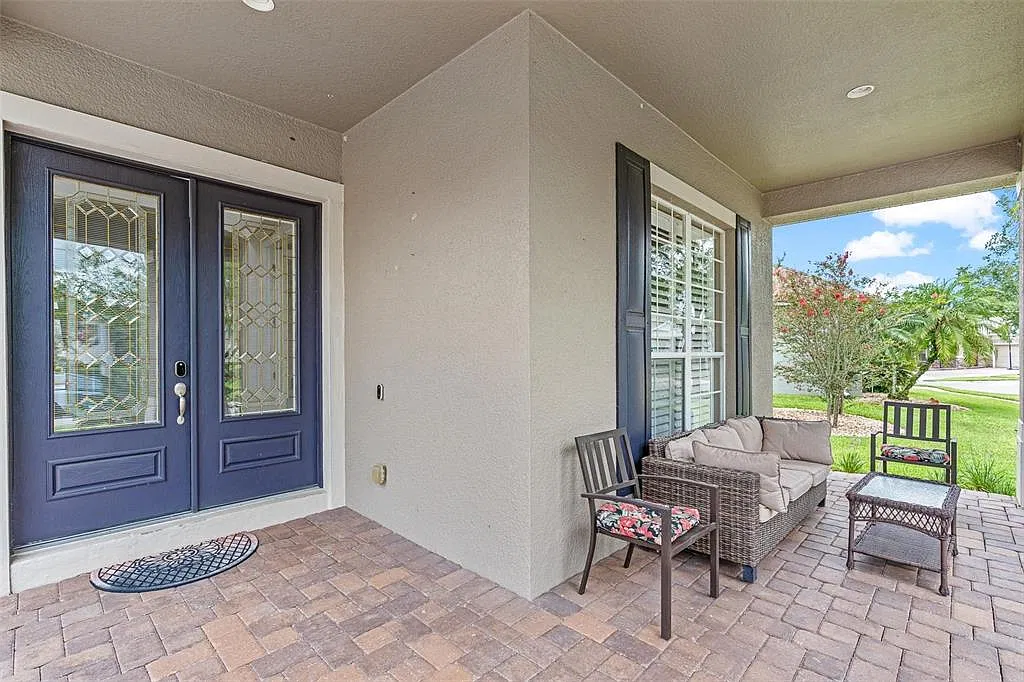 4 bed, 3.0 bath, 2813 sqft, $4,500 — Photo 2