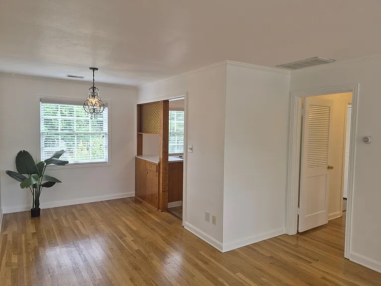 Broadmoor Manor — Photo 87